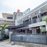 OYO 1859 Rancabali Residence Near Rumah Sakit Mitra Kasih