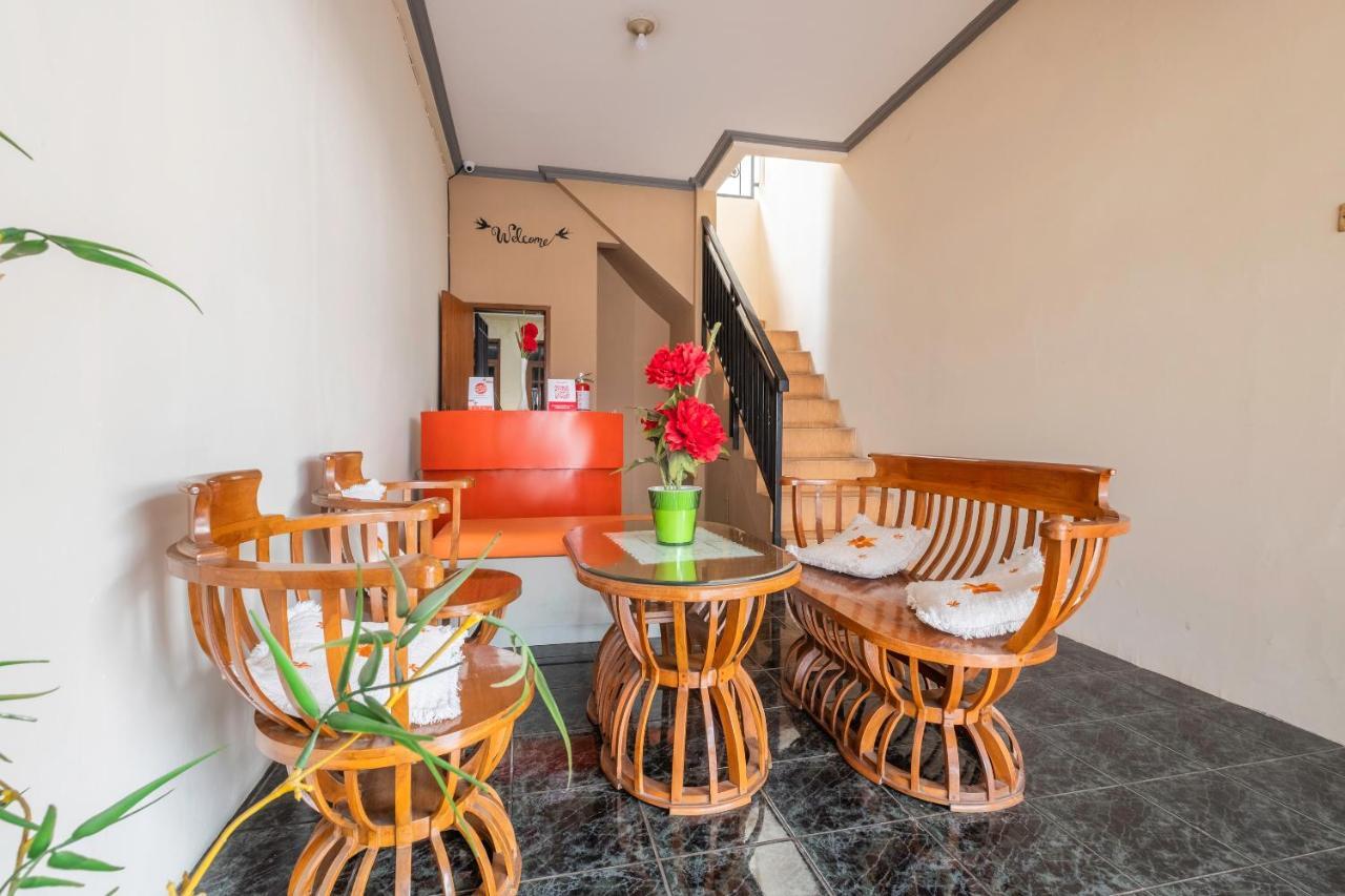 Oyo 1859 Rancabali Near Rumah Sakit Mitra Kasih 2*